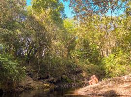 Alto Paraíso de Goias Camping e Estúdio、アウト・パライーゾ・デ・ゴイアスのキャンプ場