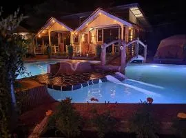 Chalet Tamu Pool View