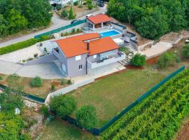 Nice Home In Drum With Outdoor Swimming Pool, Hotel in Drum