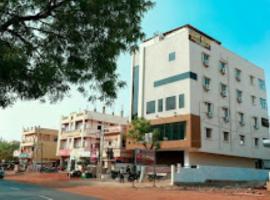 R Banquets Ac Rooms, Vikarabad, hotel i Vikārābād