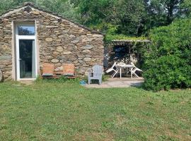 Olivetu, nastanitev z opremo za kuhanje v mestu Sisco