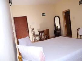 Mimosha Holiday Inn, bed & breakfast i Rambukkana