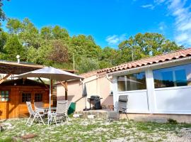 Gîte ylangylang, hotell med parkering i Saint-Paul-le-Jeune