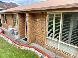 Beautiful Sunny house, 10 mins from Hobart City