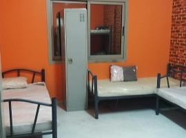 Executive Sharing Bed With Other Male Guests, hostel in Sharjah