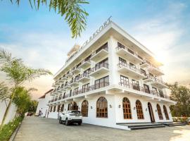 Krown Palace Resort، فندق في سيلفاسا