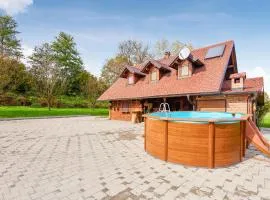 Stunning Home In Donja Stubica With Wifi, Private Swimming Pool And 4 Bedrooms