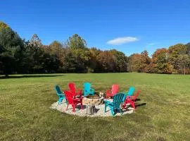 Spacious Cozy Getaway ! King Bed, Game Room, Out Door Patio