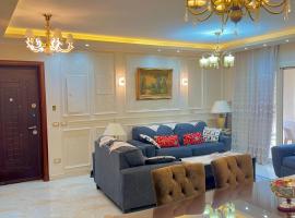 Ultra Luxury 3BR with Pools ,Sports ,Dining in Gated compound, Close to all sites, rezort v Káhiře