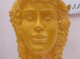 LUSSUOSAMENTE Luxury B&B、カルタニッセッタのホテル