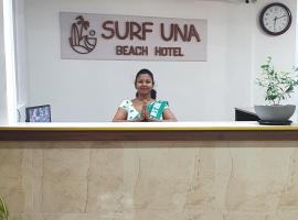 SURF UNA BEACH HOTEL、ウナワトゥナのホテル