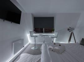 Parade Gardens Boutique Apartments- Central, Grade I Listed, 4K TVs, Hidden Views