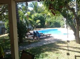 Villa piscine à 100m du lagon de l'Ermitage, hotel in La Saline Le Bains
