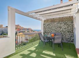 VILLA by the beach. Pool, Priv Parking and Golf, hôtel à Torre de Benagalbón