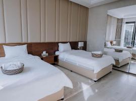 Hatta center heated pool with High mountain view, מלון בחאטה