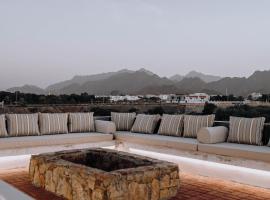 Hatta Center Farmstay villa Heated Pool wake up with stunning view, hotel em Hatta