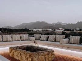 Hatta Center Farmstay villa Heated Pool wake up with stunning view
