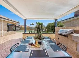 Your Sunny Pool & Ocean Escape