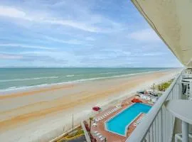 Direct oceanfront view 8th floor, king size bed, largest pool in Daytona Beach !