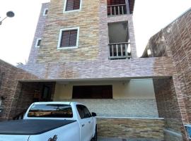 Aluguel Apto. Triplex Guaramiranga., apartamento em Guaramiranga