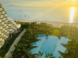 The Arena Cam Ranh Resort all Luxury Service, hotell i Miếu Ông