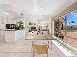 Your Sunny Pool & Ocean Escape