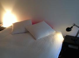 Chambre d'Hôtes Annelets, hotel near Botzaris Metro Station, Paris