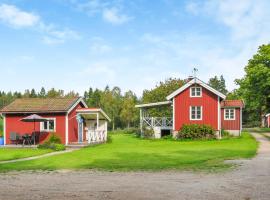 Amazing Home In Henn With 1 Bedrooms And Wifi, villa in Henån