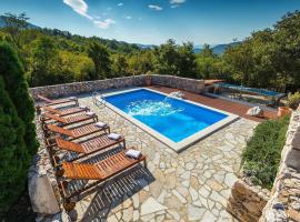 Villa Rossana, hotel with parking in Antovo
