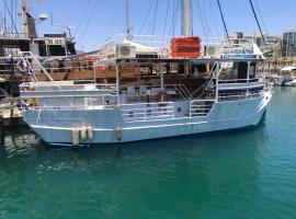 הספינה של אריק, boat in Eilat
