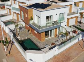 Premium family villa with (heated)pool in San Pedro VDE-005, hotel a Los Albaladejos