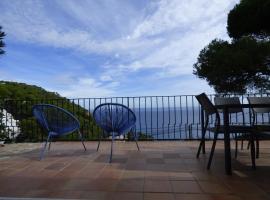 "La Terrasse de la mer 1" -Climatisation-Wifi-BBQ -Piscine-Parking, hotel in Begur