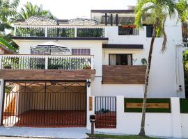 Private Rooms in Duplex Home 4 Bath FQ Beds 1-3ppl, alloggio in famiglia a San Juan