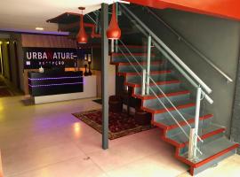 Urbanature Filme e Arte BC, готель у місті Балнеаріу-Камборіу