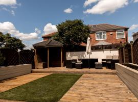 Inviting 3-Bed House in Manchester, holiday home in Manchester