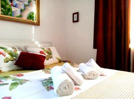 Guest room near historical center, guest house in Vlorë