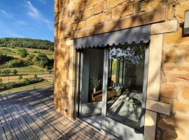 Beaujolais - Maison pierres dorées, holiday home in Ville-sur-Jarnioux