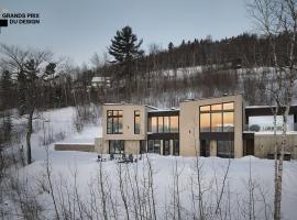 Panorama Charlevoix - Pool, Spa, Exceptional View, holiday home in Les Éboulements