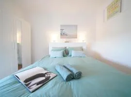 Cascais 2 bedroom apartment with sunny terrace