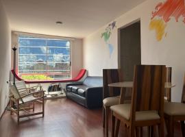 Acogedor apartamento en zona corporativa Ciudad Salitre, hotel cerca de Centro Comercial Gran Estación, Bogotá