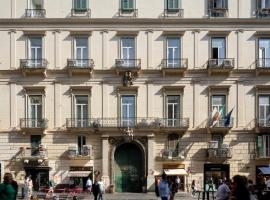 Napolit'amo Hotel Principe, hotel v oblasti Plebiscito, Neapol