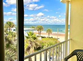 Beach Happy - Ocean View at Symphony Beach Club, hytte i Ormond Beach