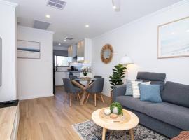 Seaside Smart Home - Coastal Chic at Henley Beach, apartment in Henley Beach South