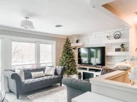 Arrowhead Riverfront Kayaks/Patio 30 Min to ND!, hotel in Bristol