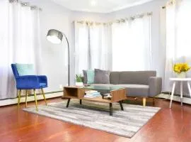 Cozy apartment 3rd 10min Walk Downtown and City View