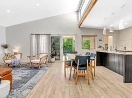 'Chimney Cottage' Family Gem where Beach meets Port