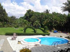 Villa Lepore-The perfect place to relax!，聖多明各的有停車位的飯店