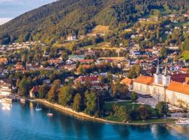 Tegernsee Apartment 2 min zum See, hotel u gradu Tegernze