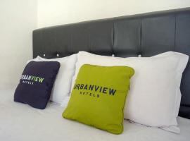Urbanview Grand Lotus Hotel by RedDoorz, khách sạn ở Purwokerto