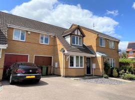 Charming Home in Wellingborough, hótel í Wellingborough